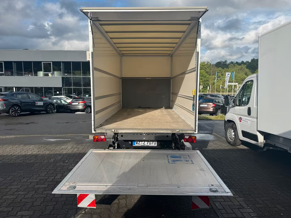 VW Crafter 3,5 t Koffer mit Hebebühne TDI Transporter